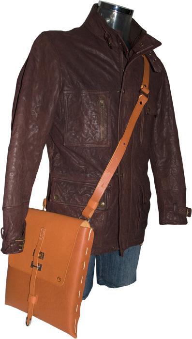 UBERBAG TRIBE TAN VEGETABLE TANNED LEATHER MESSENGER BAG